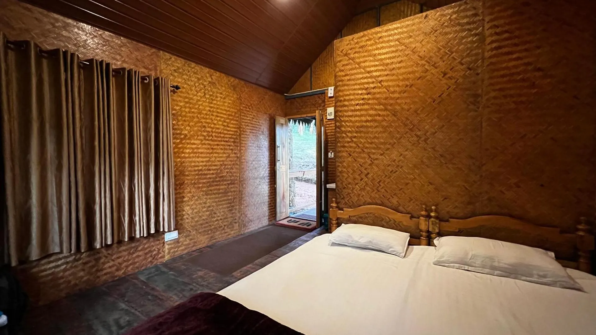 900 Woods Wayanad Eco Resort - A Sprawling Jungle Stay Near Glass Bridge Meppadi 0*,  Индия