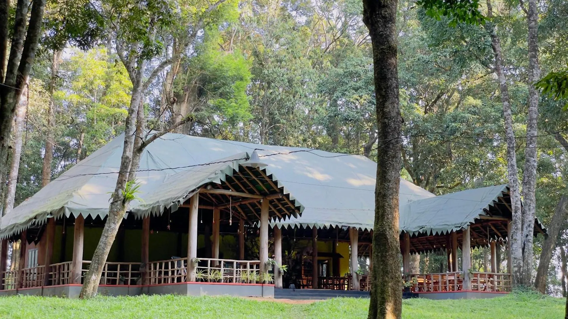 900 Woods Wayanad Eco Resort - A Sprawling Jungle Stay Near Glass Bridge Meppādi